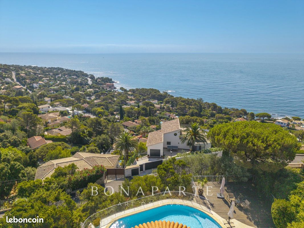 Maison 7 pièces 170 m² · à Roquebrune-sur-Argens · 170 m² · 1 950 000 €