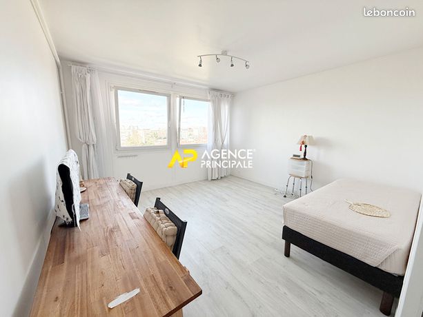 Studio 1 pièce 27 m²
