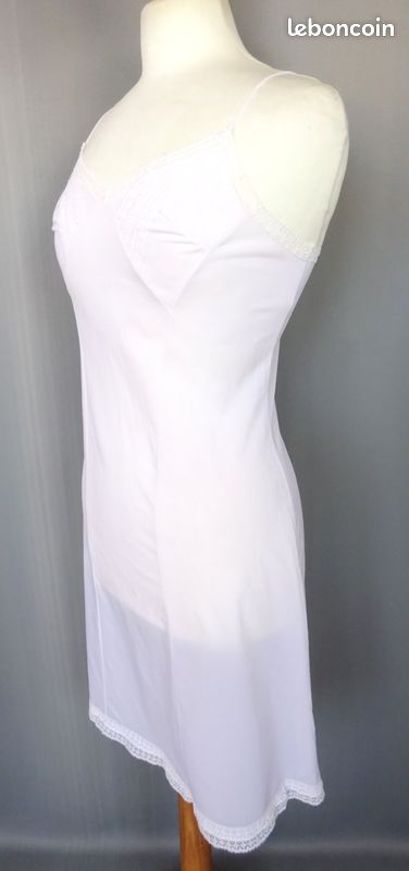 jolie combinaison &fond de robe vintage jolie dentelle T50 ref CKX50