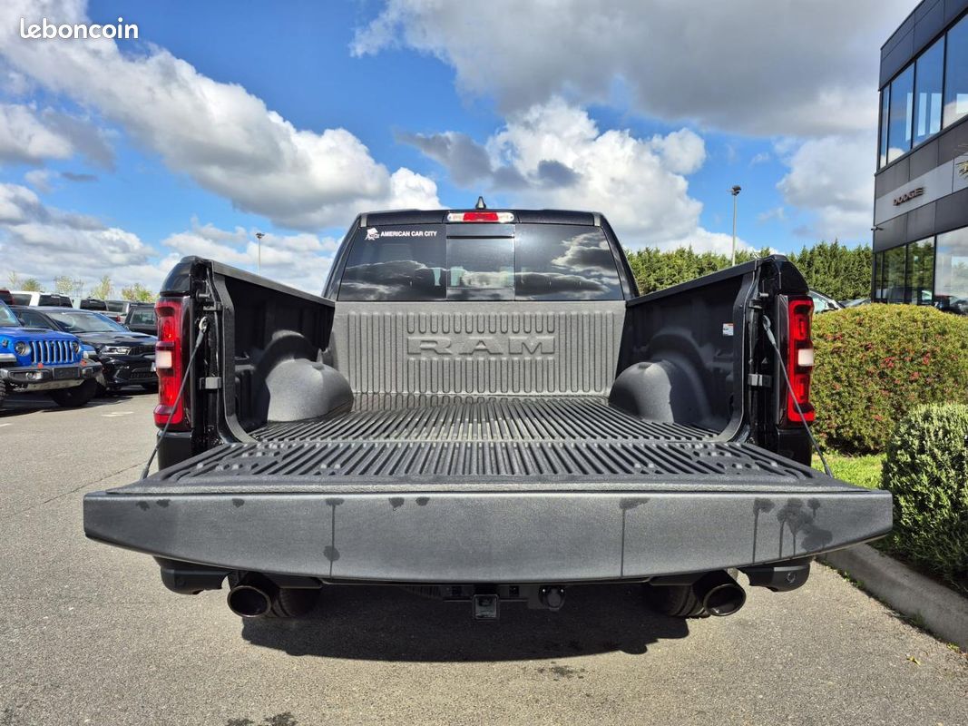 Dodge ram 1500 crew laramie sport night edition (image 5)