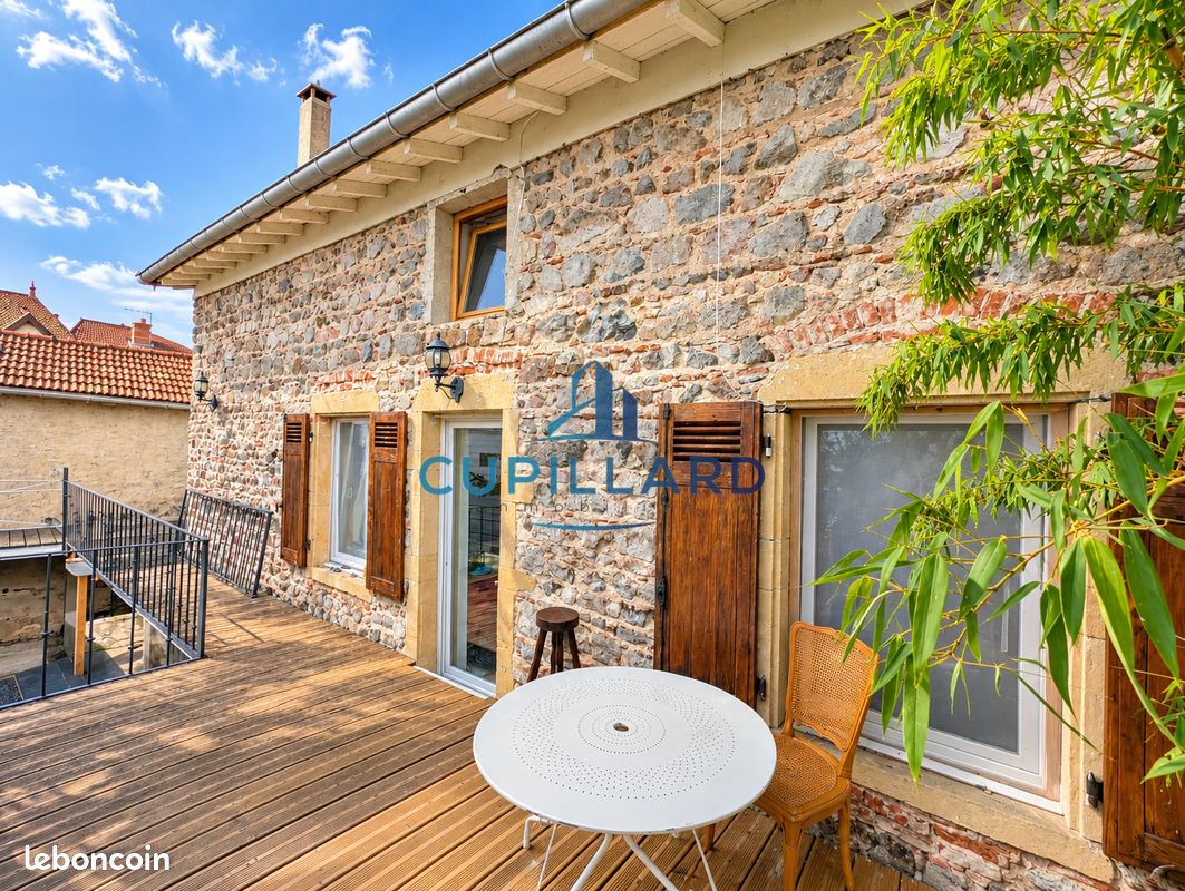 Maison 7 pièces 229 m² · à Villerest · 229 m² · 265 000 €