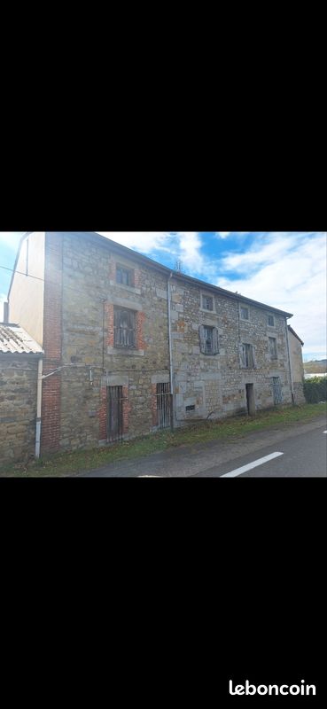 Immeuble 15 pièces 390 m² · à L'Étrat · 390 m² · 330 000 €