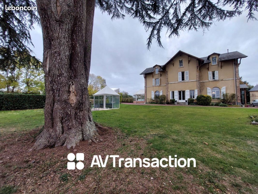 Maison 10 pièces 287 m² · à Saint-Georges-le-Fléchard · 287 m² · 489 900 €