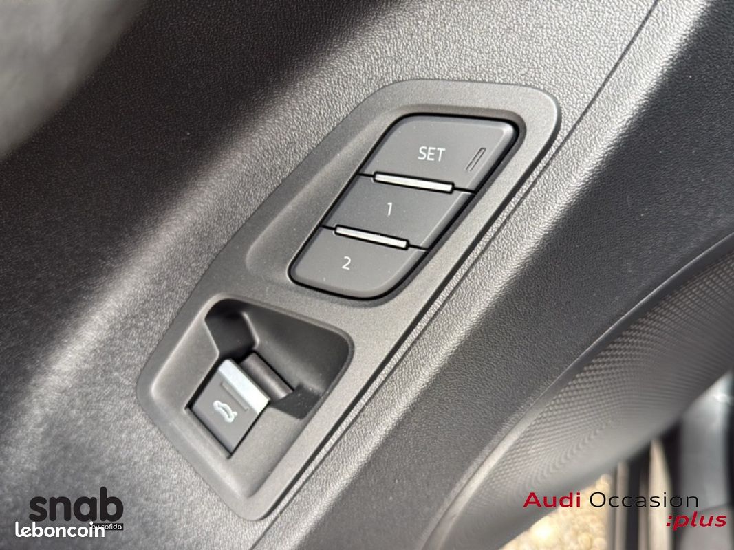 AUDI Q3 TDI 150 ch S tronic 7 S line (image 12)