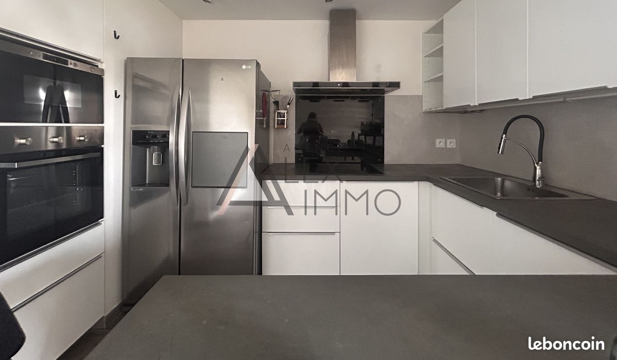 Appartement 3 pièces 58 m² · à Marseille · 58 m² · 905 €