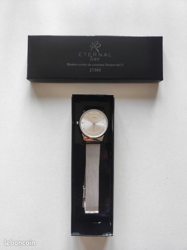 Montre Eternal Love argentée ornée de cristaux de Swarovski