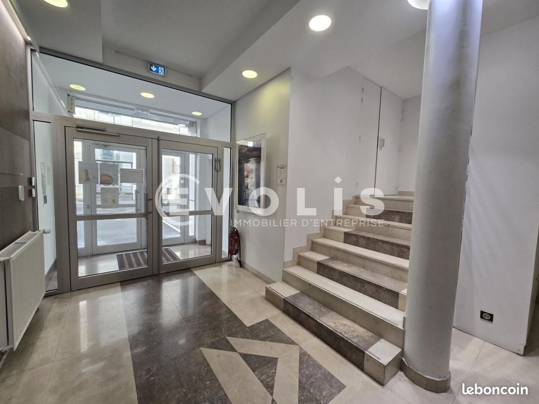 Bureaux 448 m² (image 2)