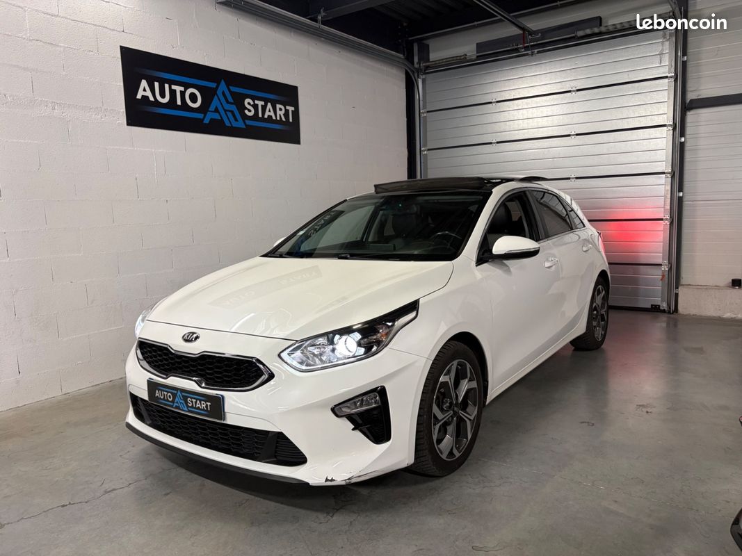 KIA CEED GT-Line 126cv - TOIT OUVRANT/APPLE CARPLAY/CAMÉRA DE RECUL/RADARS/JANTES 17" (image 1)