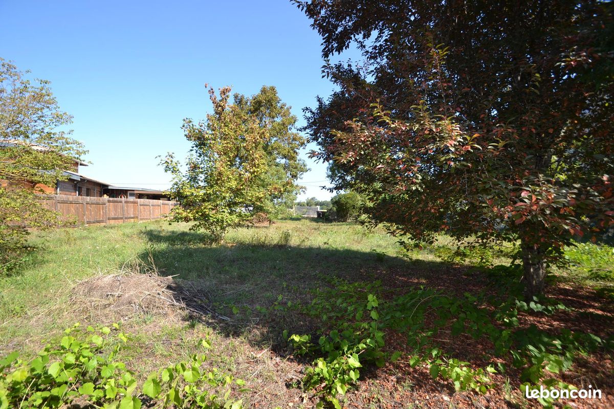 Terrain 977 m² · à Virelade · 977 m² · 121 000 €