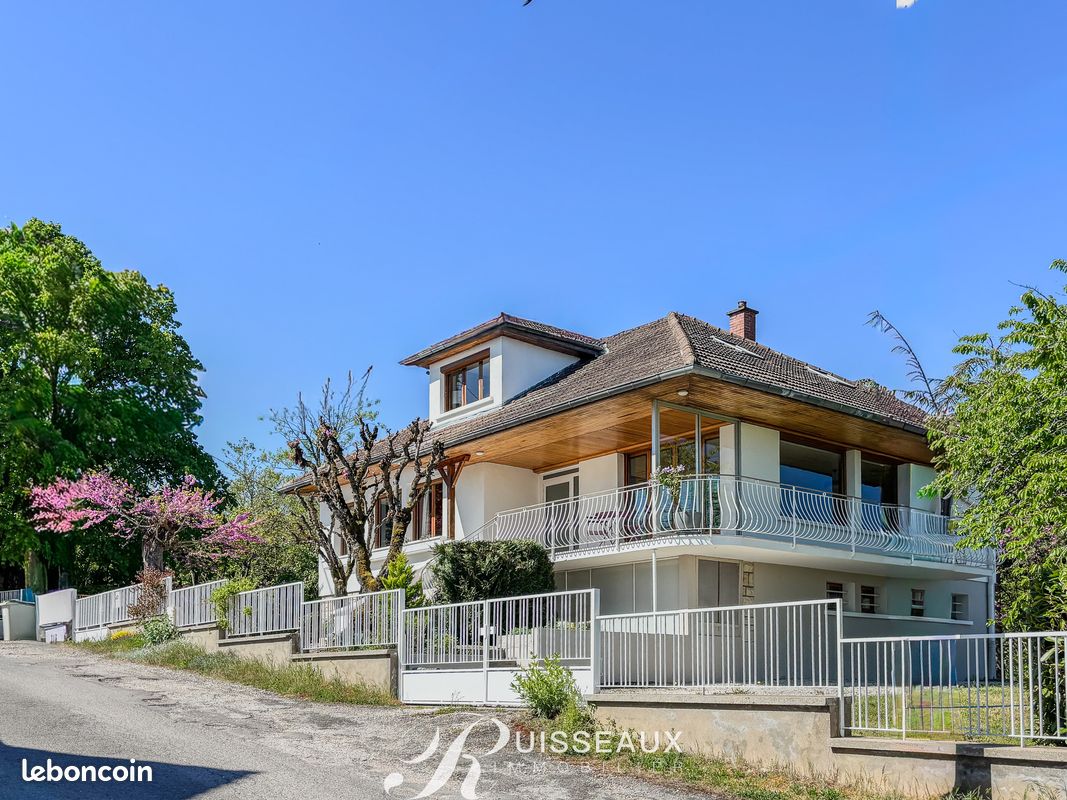 Maison 10 pièces 185 m² · à Dijon · 185 m² · 595 000 €