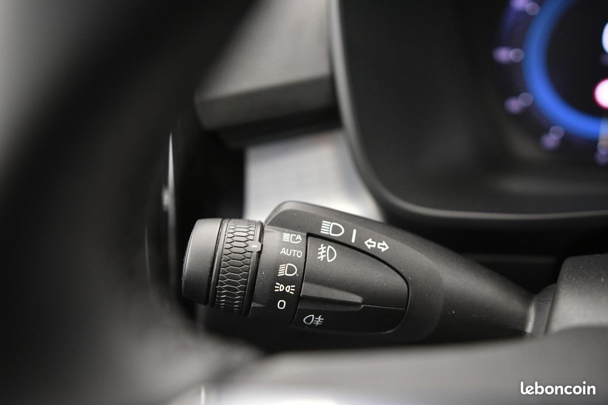 VOLVO XC40 B3 163 ch DCT7 Start (image 23)