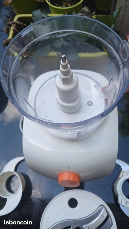 Robot coupe légumes avec 2 lames coupe crudités et 2 lames différentes pour mixer fabriqué en Allemagne 4 en 1 de 350 Watts (image 6)