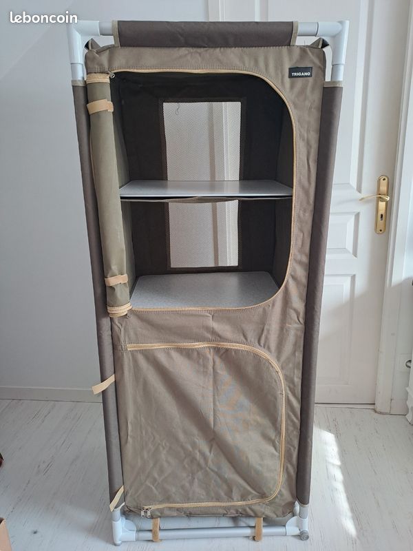 Rangement De Camping Trigano – Beige – Mobilier Plastique D'occasion