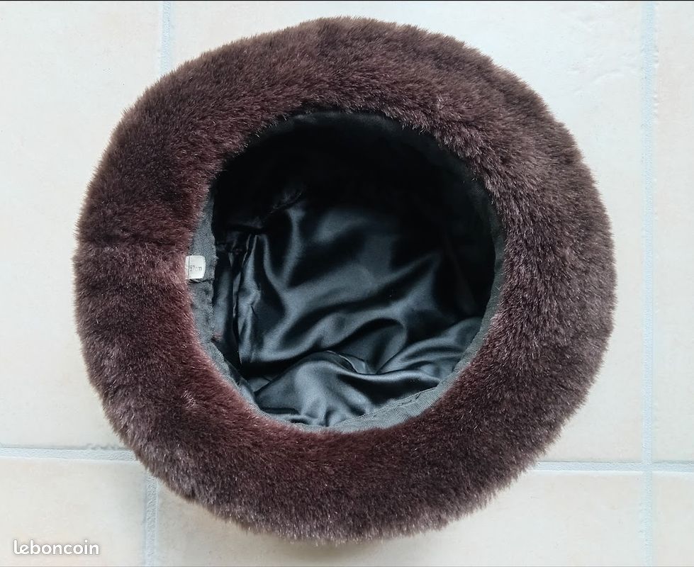 Chapka chapeau fausse fourrure vintage Chaponik y2k 2000s made in