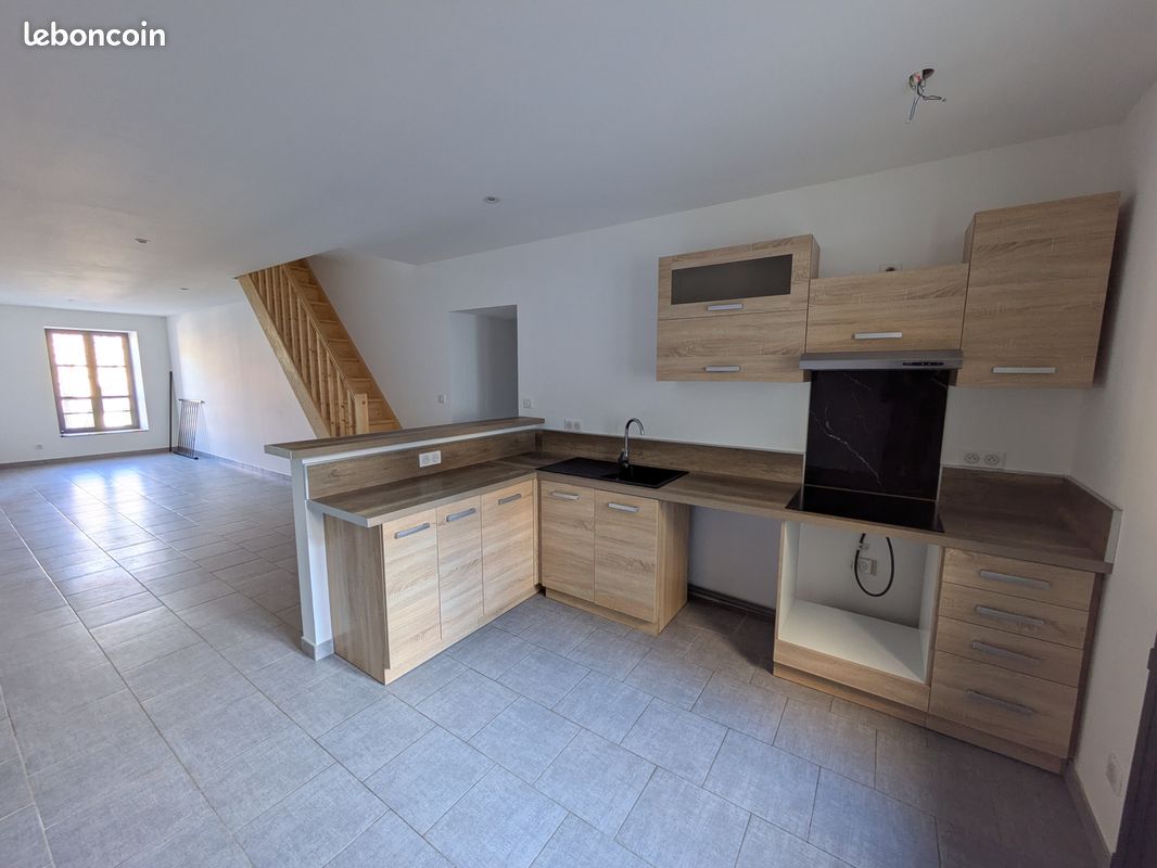 Appartement 4 pièces 85 m² · à Pont-Saint-Esprit · 85 m² · 775 €