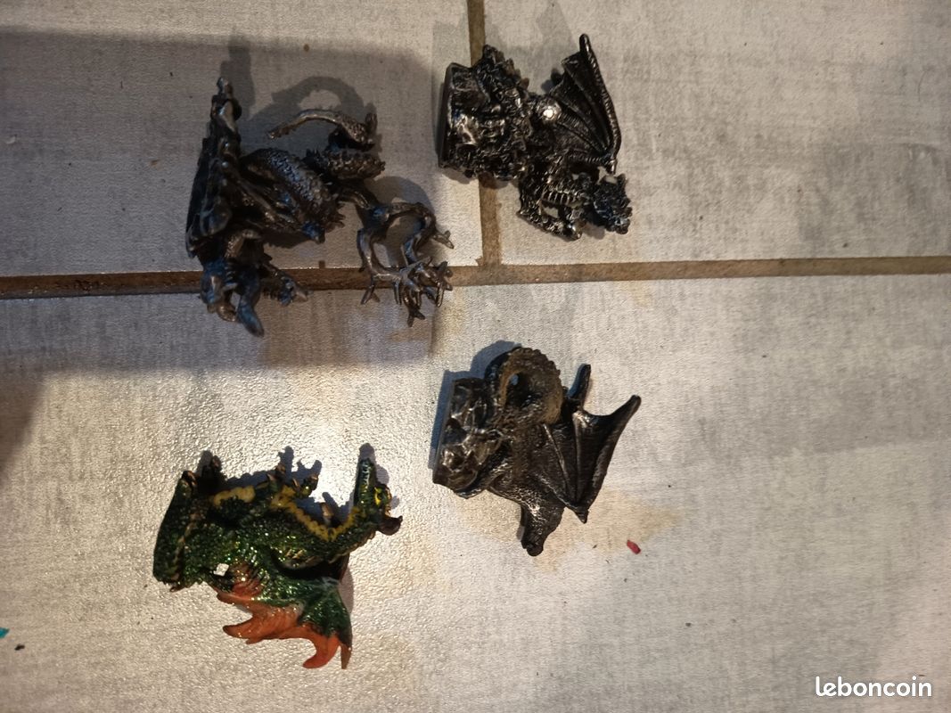 Divers figurines dragon (image 7)