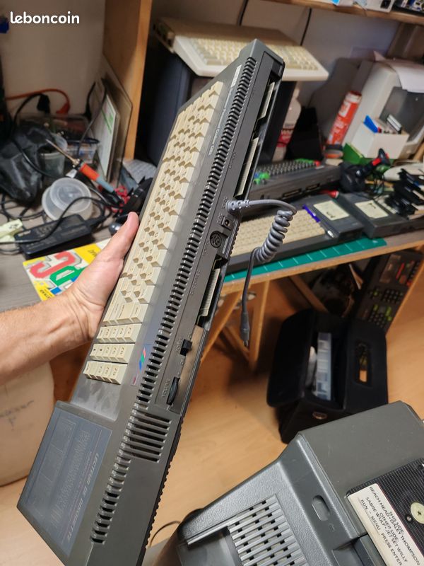 Amstrad Cpc 6128 clavier 128Ko AZERTY 100 % Fonctionnel sans écran et disque 18B