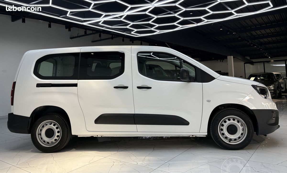 OPEL COMBO Life 1.5TDBlue 5PL UTILITAIRE NEUF CARPLAY 10.383KM (image 4)