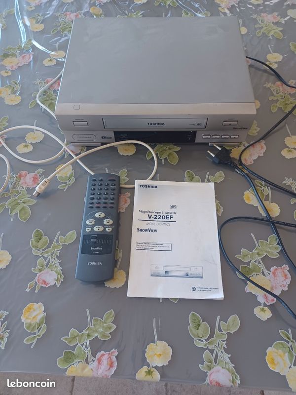 Magnétoscope VHS Toshiba V-747F sans télécommande
