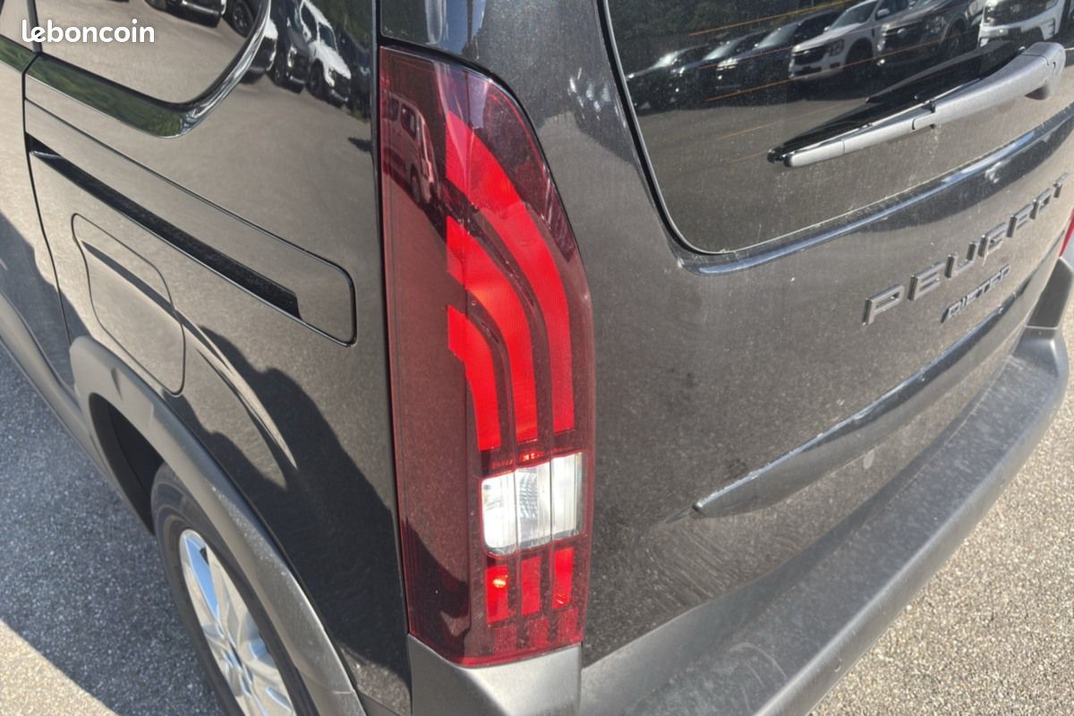 Peugeot Rifter BLUEHDI 130 EAT8 ALLURE 0MALUS (image 14)