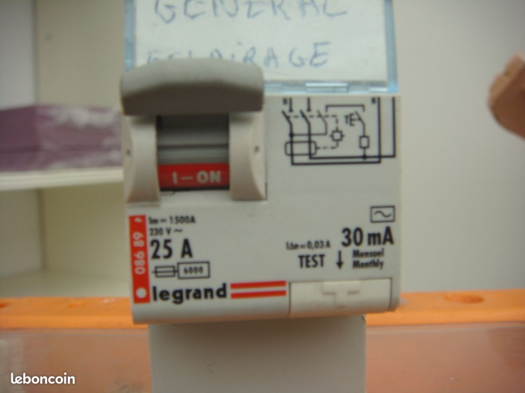 Disjoncteur differentiel legrand (image 1)