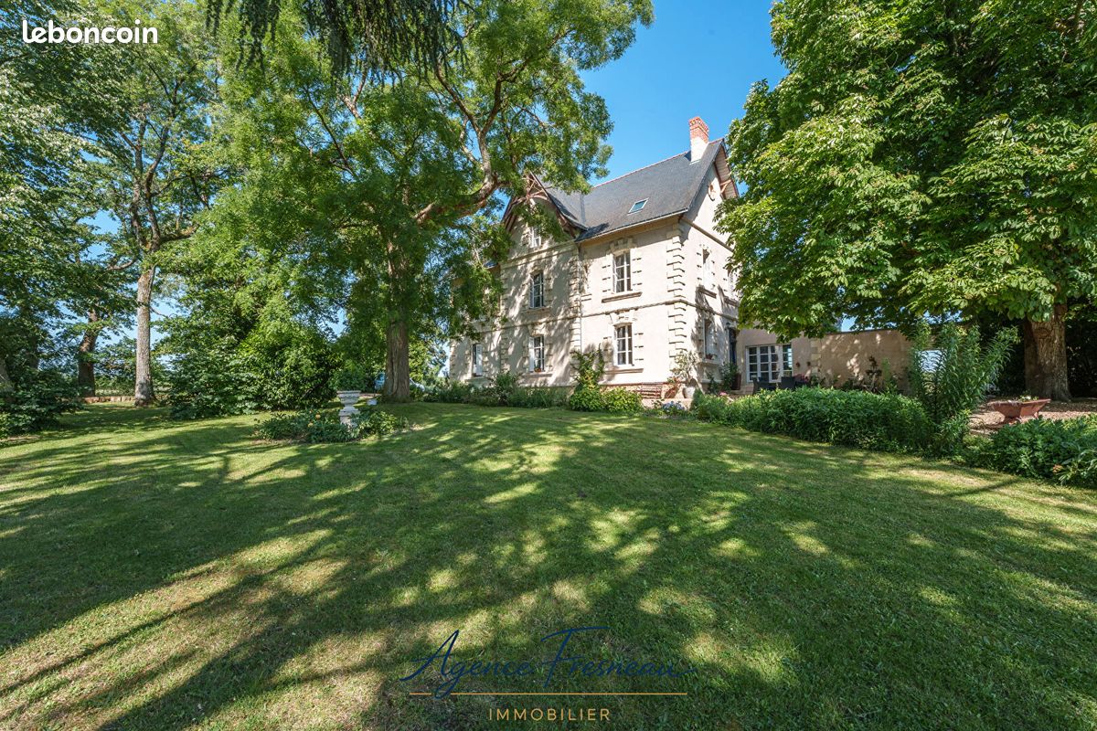 Maison 11 pièces 350 m² · à Tours · 350 m² · 994 000 €