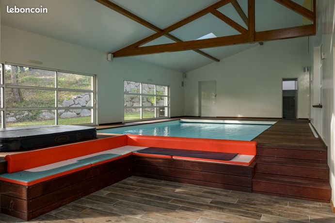 Villa 9 pièces 381 m²