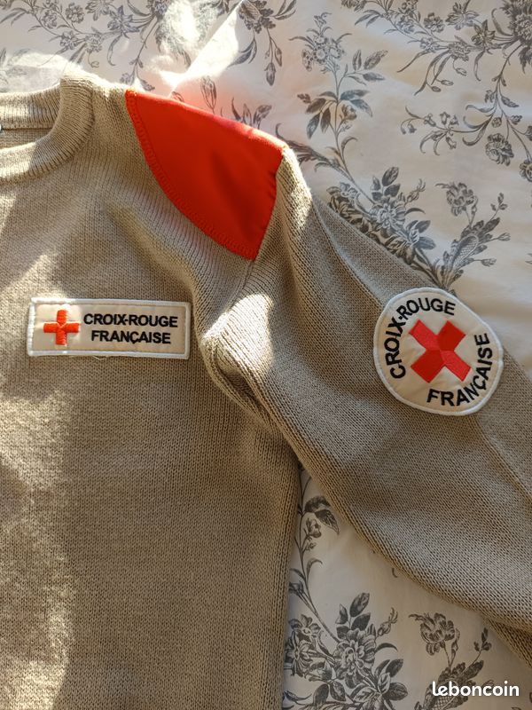 Pull S croix rouge française 1980 Collection
