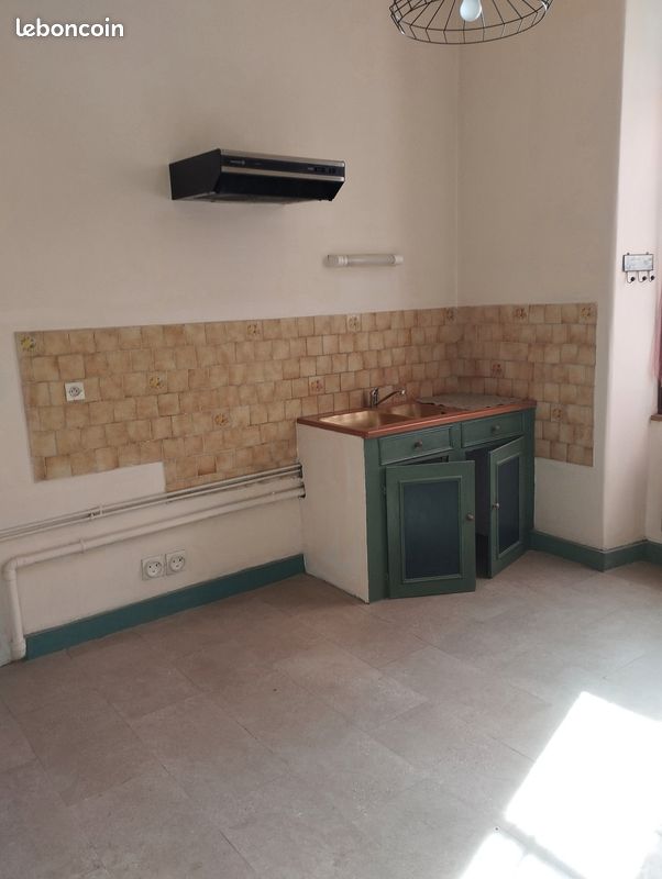 Appartement 2 pièces 49 m² · à Seignelay · 49 m² · 450 €