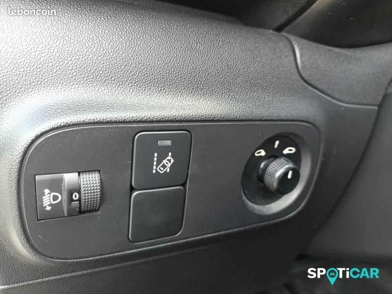 Citroen C3 1.2 PureTech 83ch S&S Feel 122-123g (image 22)