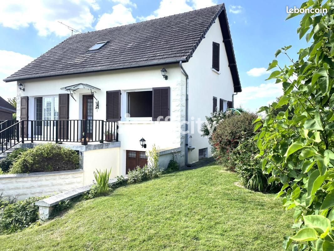 Maison 5 pièces 136 m² · à Sainte-Geneviève · 136 m² · 299 000 €