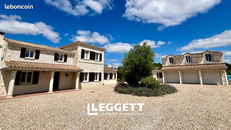Maison 10 pièces 265 m²