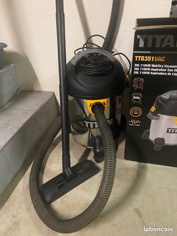 Aspirateur bidon Titan avec sac Bricolage