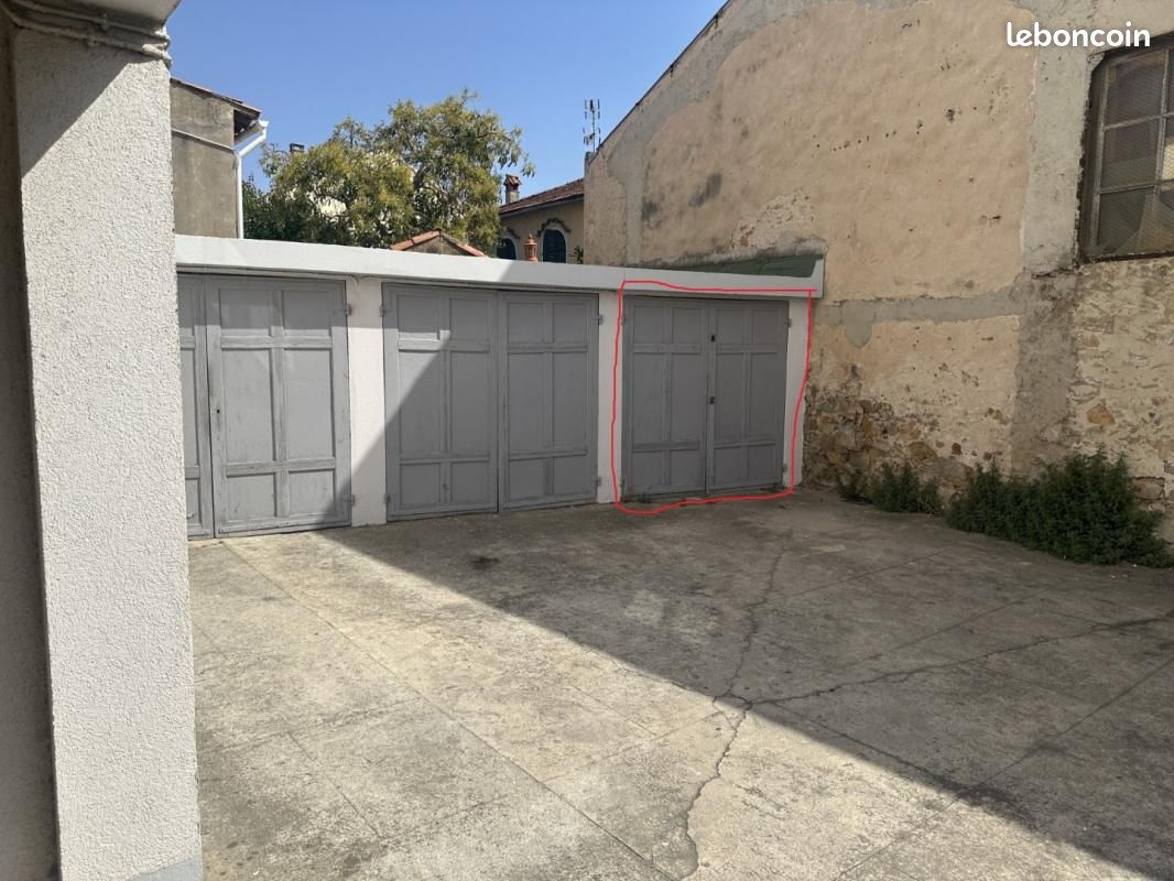 Parking 12 m² · à La Seyne-sur-Mer · 12 m² · 103 €/mois