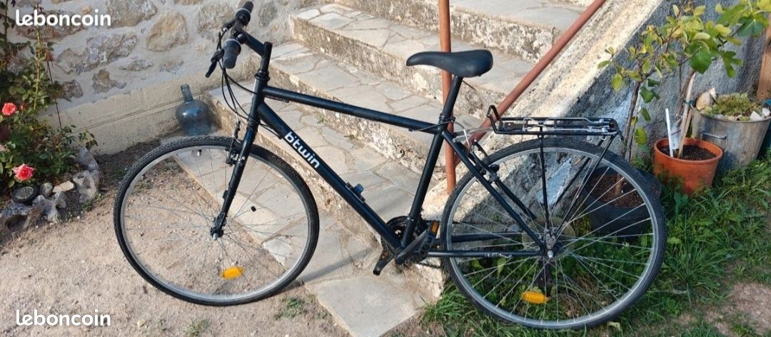 Vélo VTC Btwin Riverside Decathlon cadre haut (image 1)