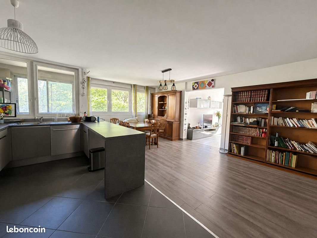 Appartement 5 pièces 105 m² · à Charenton-le-Pont · 105 m² · 650 000 €
