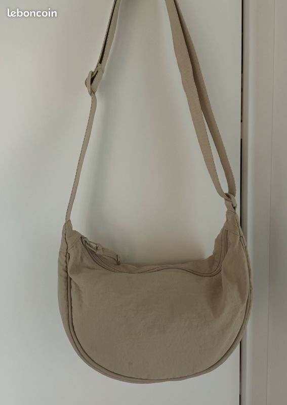 Sac banane UNIQLO (image 2)