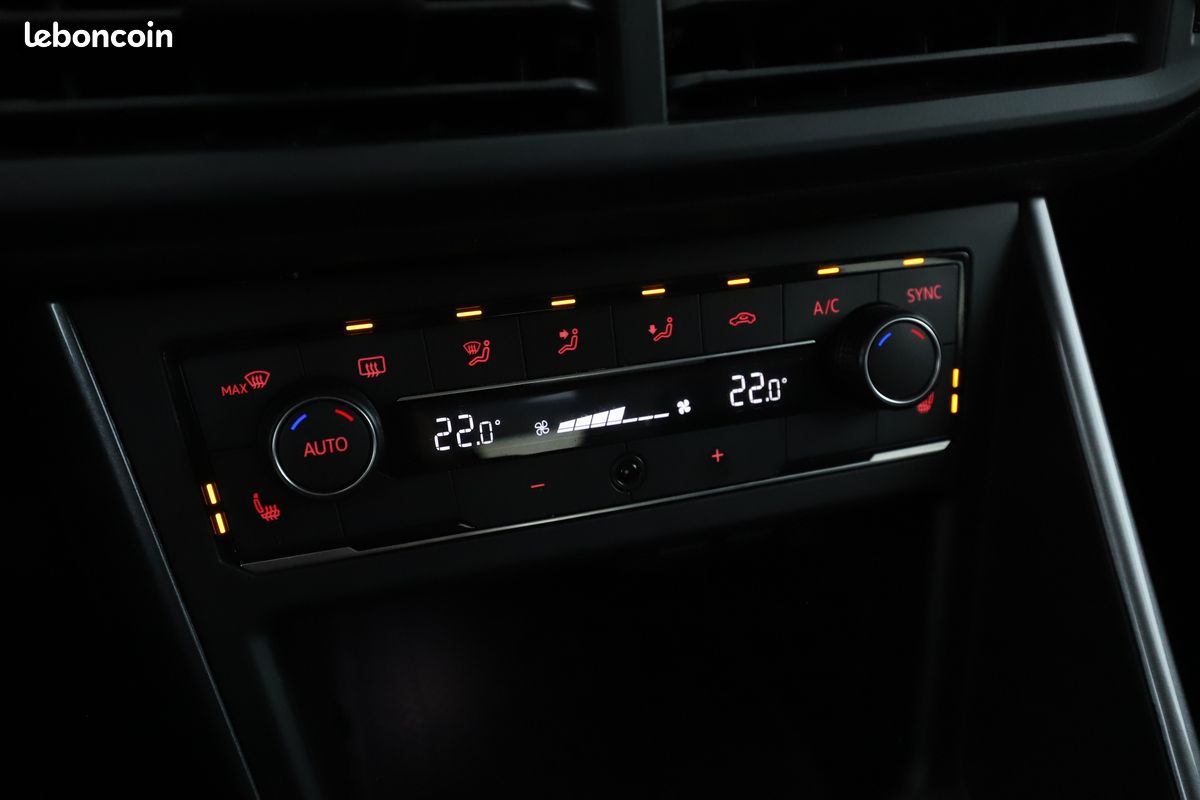 Volkswagen Polo 1.0 TSI Carat Exclusive DSG7 115 ch (image 25)