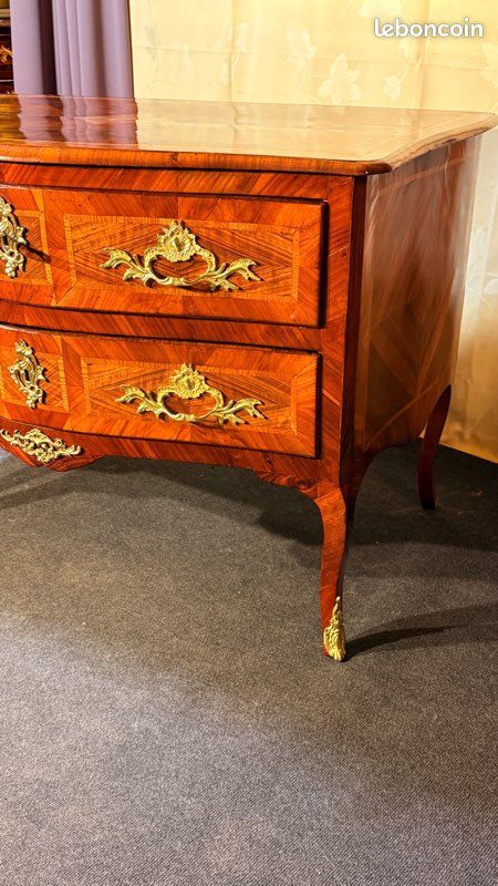 Commode galbée Louis XV , Époque 18eme (image 3)