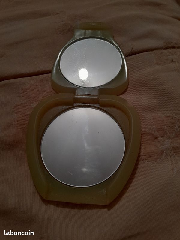 Miroir de poche vert clair (image 1)