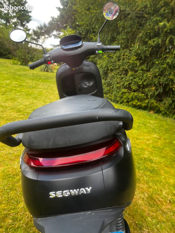 Vend scooter électrique quasi neuf (image 3)