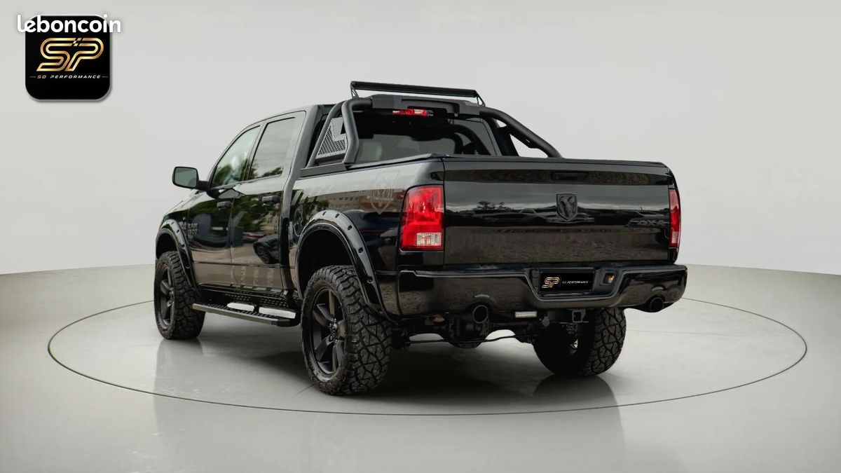 Dodge RAM 5.7 V8 HEMI 4x4 * Pack Offroad Nuit * LED * AHK * 6 Places (image 4)