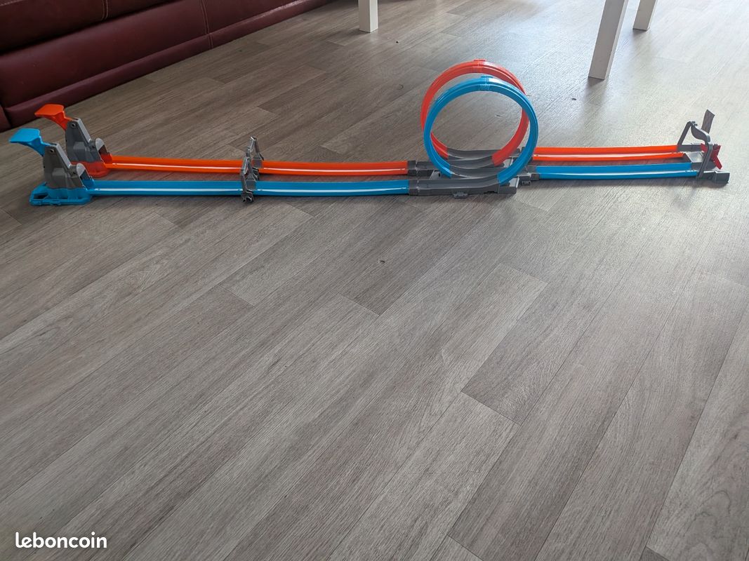 Lots jouet HOTWHEELS circuit et transporteurs (image 7)