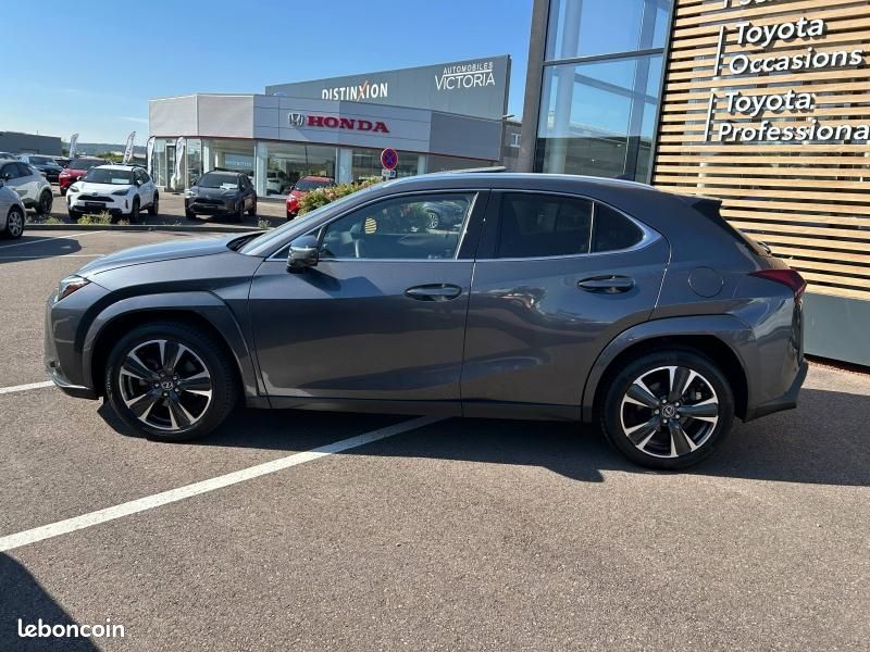 Lexus UX 250h Executive 2WD (image 8)