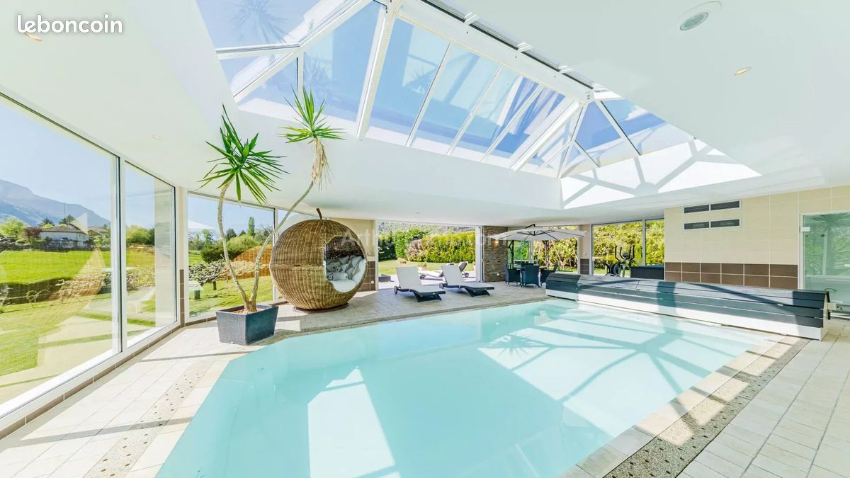 Maison 7 pièces 325 m² (image 1)
