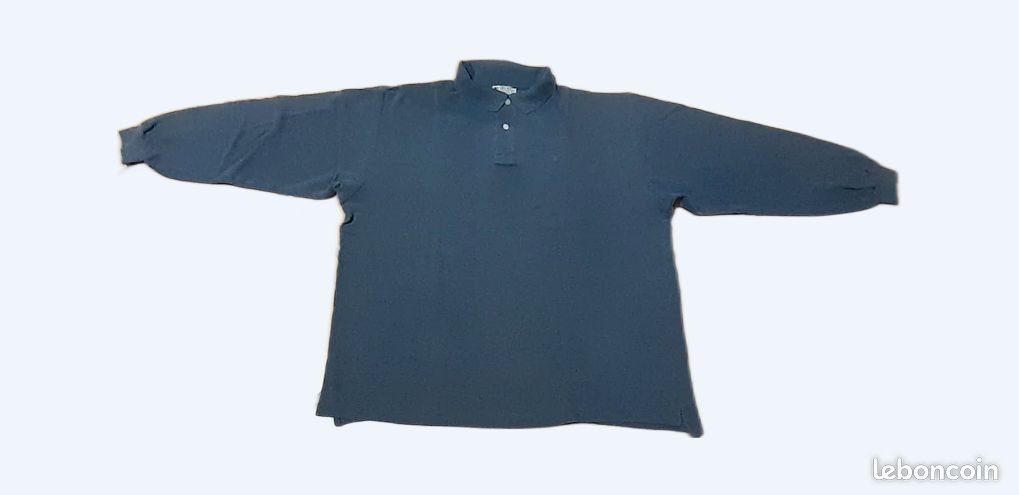 Polo manches longues bleu XL/XXL
Largeur épaules 54 cm
Largeur aisselles 66 cm
Longueur 70 cm
Ouverture deux boutons
100% coton
Sans bouloches en parfait état général (image 1)