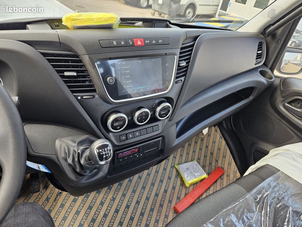 Iveco DAILY 70.180H DEPANNEUSE (image 13)