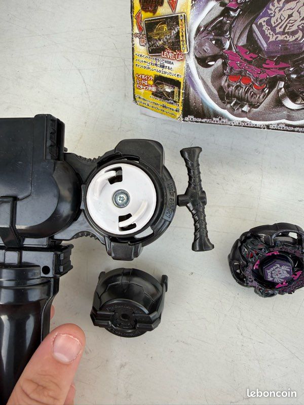 Toupie Beyblade Gravity Destroyer