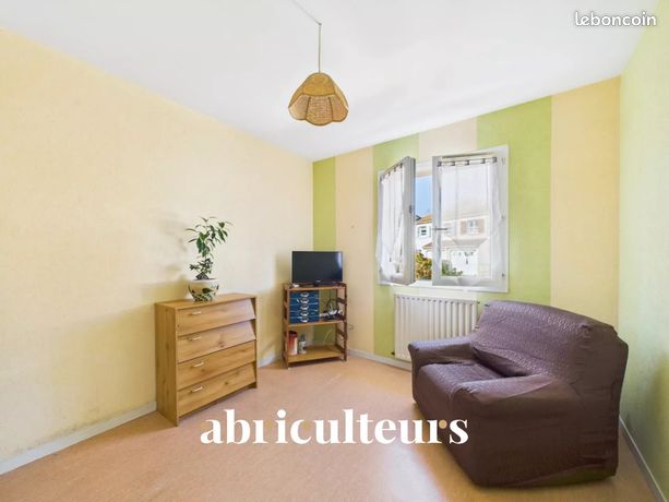 https://img.leboncoin.fr/api/v1/lbcpb1/images/20/36/8b/20368b175e5b42bbeb3230da40d093712e24c506.jpg?rule=ad-image