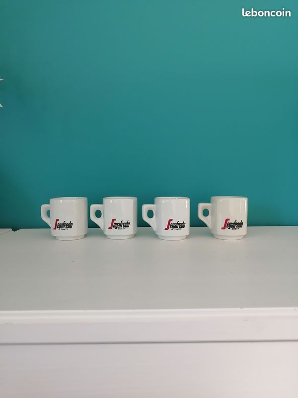 Tasses et sous-tasses espresso Canton Valais